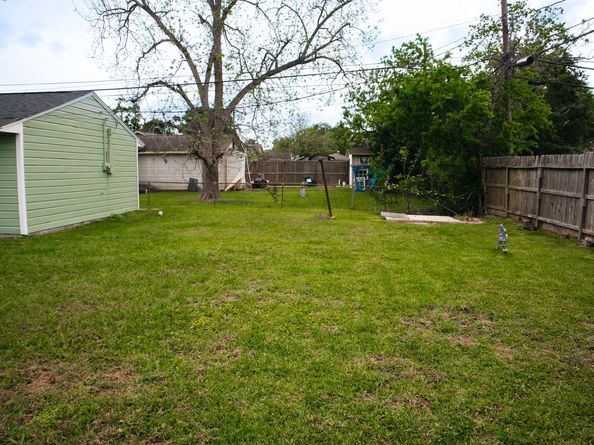 5933 Southmont Street, Houston TX 77033