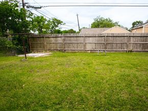 5933 Southmont Street, Houston TX 77033