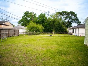 5933 Southmont Street, Houston TX 77033