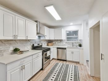 105 E Wavy Oak Circle