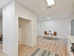 105 E Wavy Oak Circle, The Woodlands TX 77381