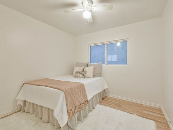 105 E Wavy Oak Circle, The Woodlands TX 77381