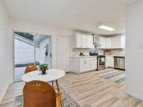 105 E Wavy Oak Circle, The Woodlands TX 77381