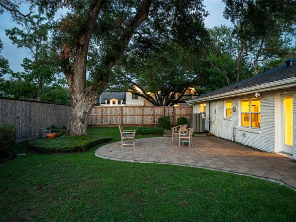8932 Padfield Street, Houston TX 77055