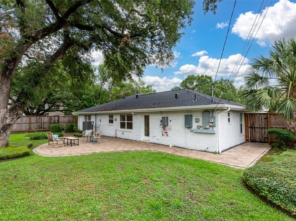 8932 Padfield Street, Houston TX 77055
