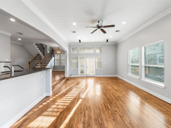 5839 Petty Street A, Houston TX 77007