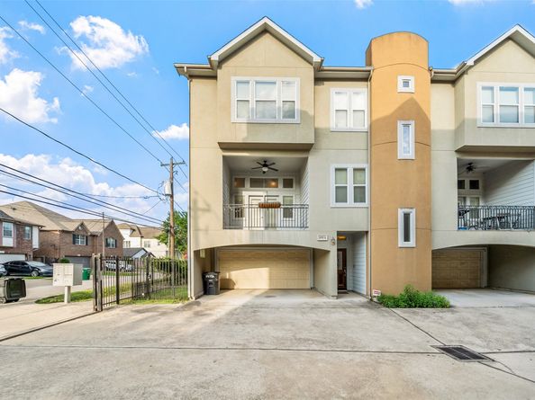 5839 Petty Street A, Houston TX 77007