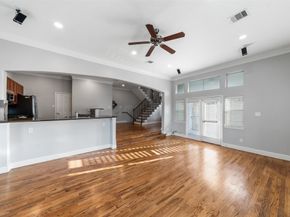 5839 Petty Street A, Houston TX 77007