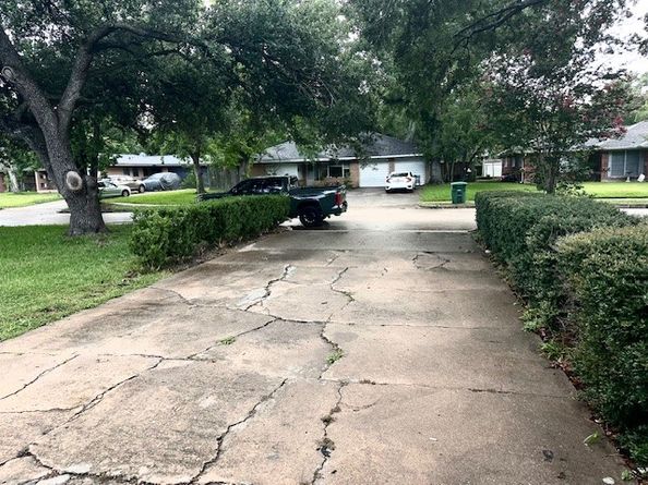 9013 Lugary Drive, Houston TX 77074