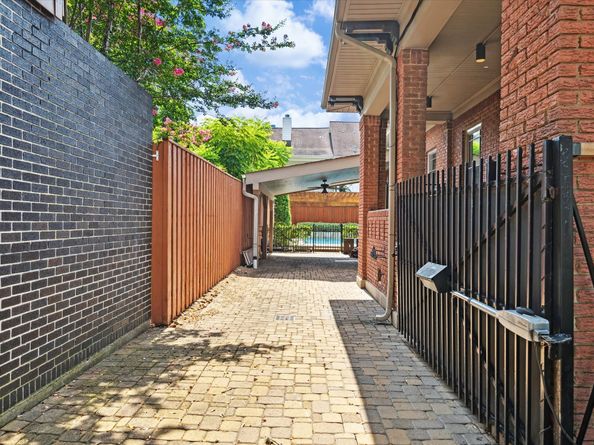 3404 Audubon Place, Houston TX 77006
