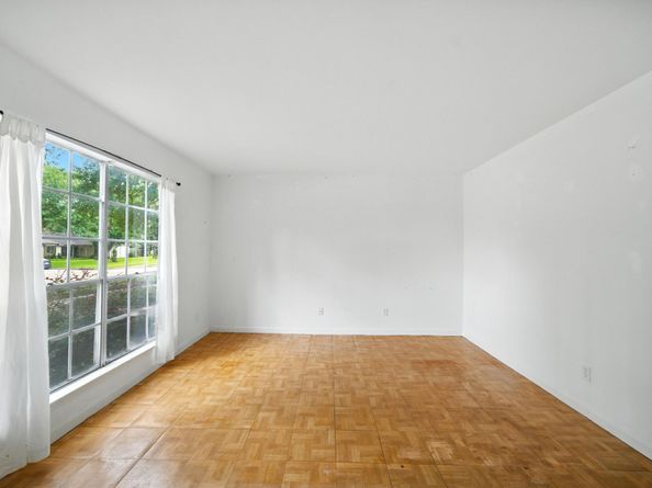 9654 Westview Drive, Houston TX 77055