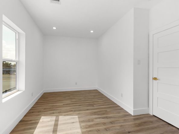 7701 Sayers Street, Houston TX 77016