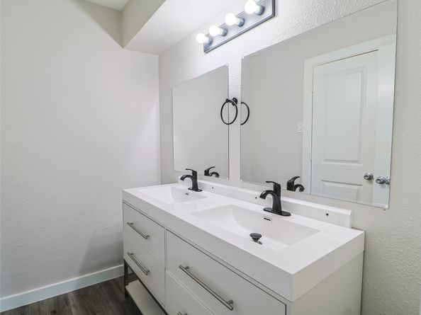 9110 Vickijohn Drive, Houston TX 77031