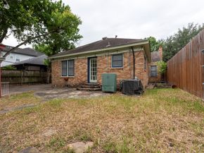 2415 Elmen Street, Houston TX 77019