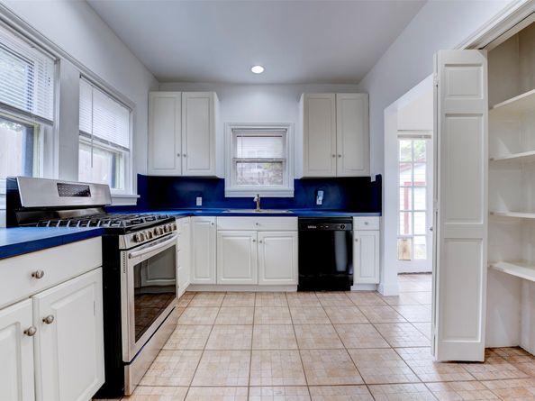 2415 Elmen Street, Houston TX 77019