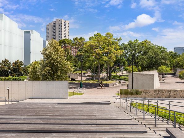 1214 Bartlett Street 14, Houston TX 77006