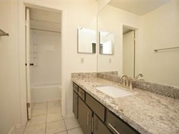 6601 Sands Point Drive 59, Houston TX 77074
