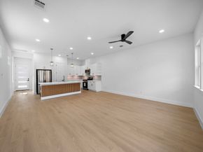 1305 Amundsen St N, Houston TX 77009