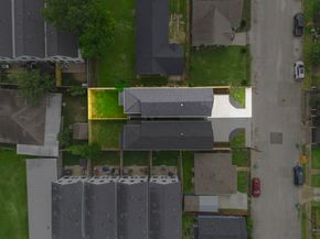 1305 Amundsen St N, Houston TX 77009