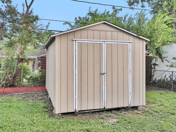 815 Frazer Lane, Houston TX 77038