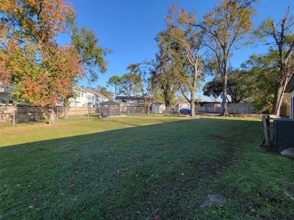 2320 E Blalock Road Road, Houston TX 77080