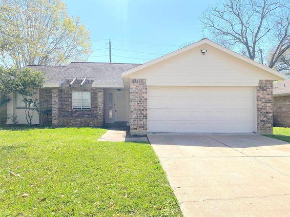 2414 Woven Wood Lane, Richmond TX 77406