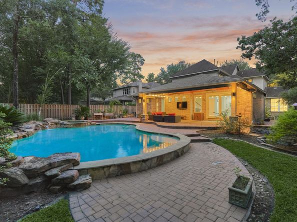 10 Longsford Circle, The Woodlands TX 77382