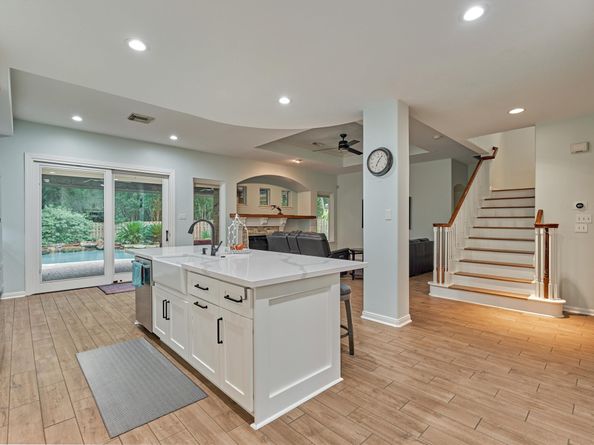 10 Longsford Circle, The Woodlands TX 77382