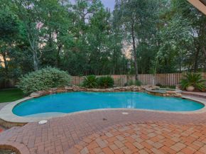 10 Longsford Circle, The Woodlands TX 77382