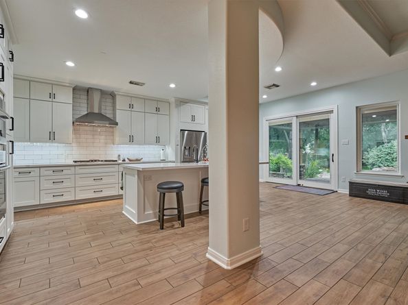 10 Longsford Circle, The Woodlands TX 77382