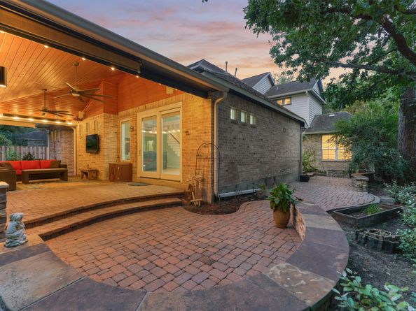 10 Longsford Circle, The Woodlands TX 77382