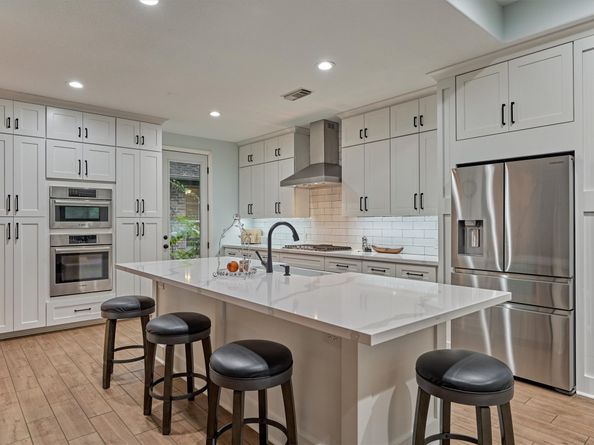 10 Longsford Circle, The Woodlands TX 77382