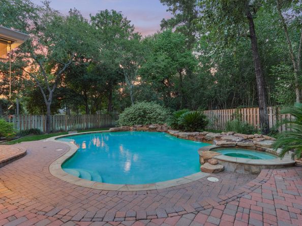 10 Longsford Circle, The Woodlands TX 77382
