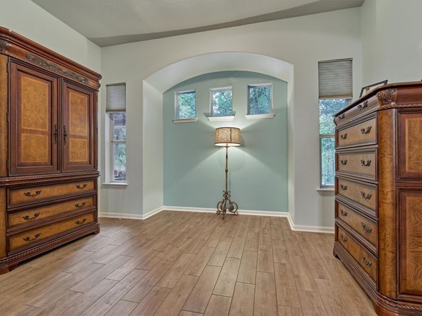 10 Longsford Circle, The Woodlands TX 77382