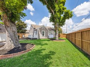 1120 Dunbar Street, Houston TX 77009