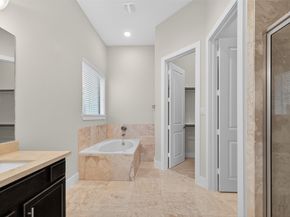 72 N Hutcheson Street, Houston TX 77003