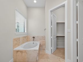 72 N Hutcheson Street, Houston TX 77003