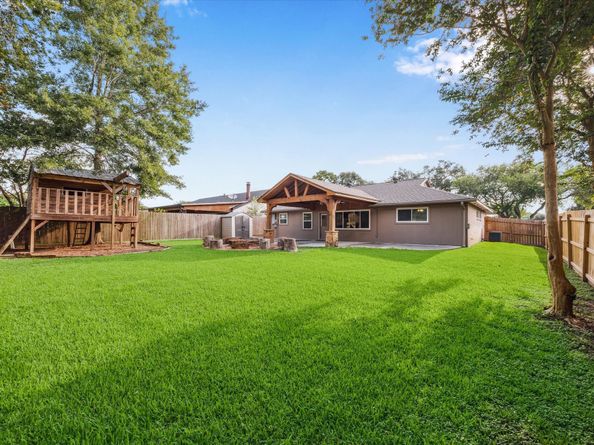 17603 Point Comfort Lane, Webster TX 77598