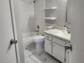 2818 S Bartell Drive 35, Houston TX 77054