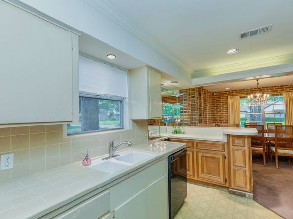 7043 Carvel Lane, Houston TX 77074