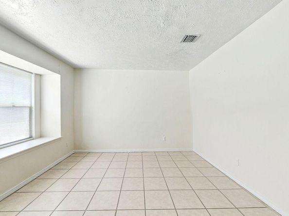 15222 E Hutchinson Circle, Houston TX 77071