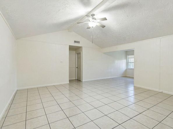 15222 E Hutchinson Circle, Houston TX 77071