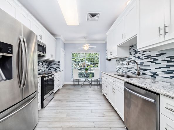 2815 Kings Crossing Drive 106, Houston TX 77345