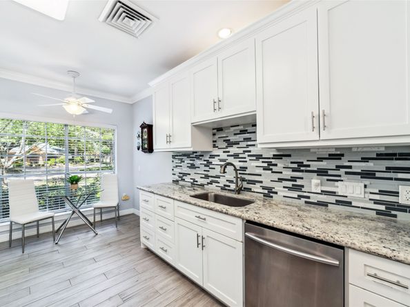 2815 Kings Crossing Drive 106, Houston TX 77345