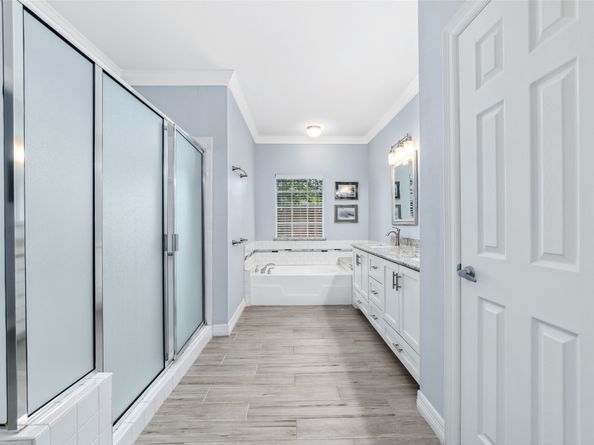 2815 Kings Crossing Drive 106, Houston TX 77345