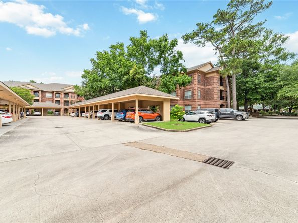2815 Kings Crossing Drive 106, Houston TX 77345