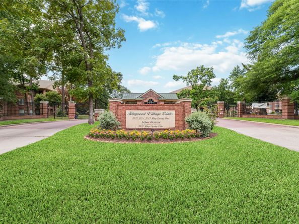 2815 Kings Crossing Drive 106, Houston TX 77345