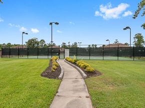 34 W Shadow Creek Villas Loop, Spring TX 77389