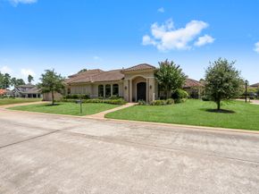 34 W Shadow Creek Villas Loop, Spring TX 77389