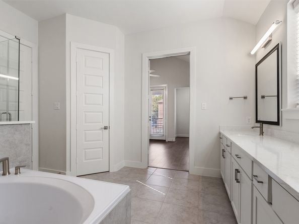 912A W 21st Street, Houston TX 77008